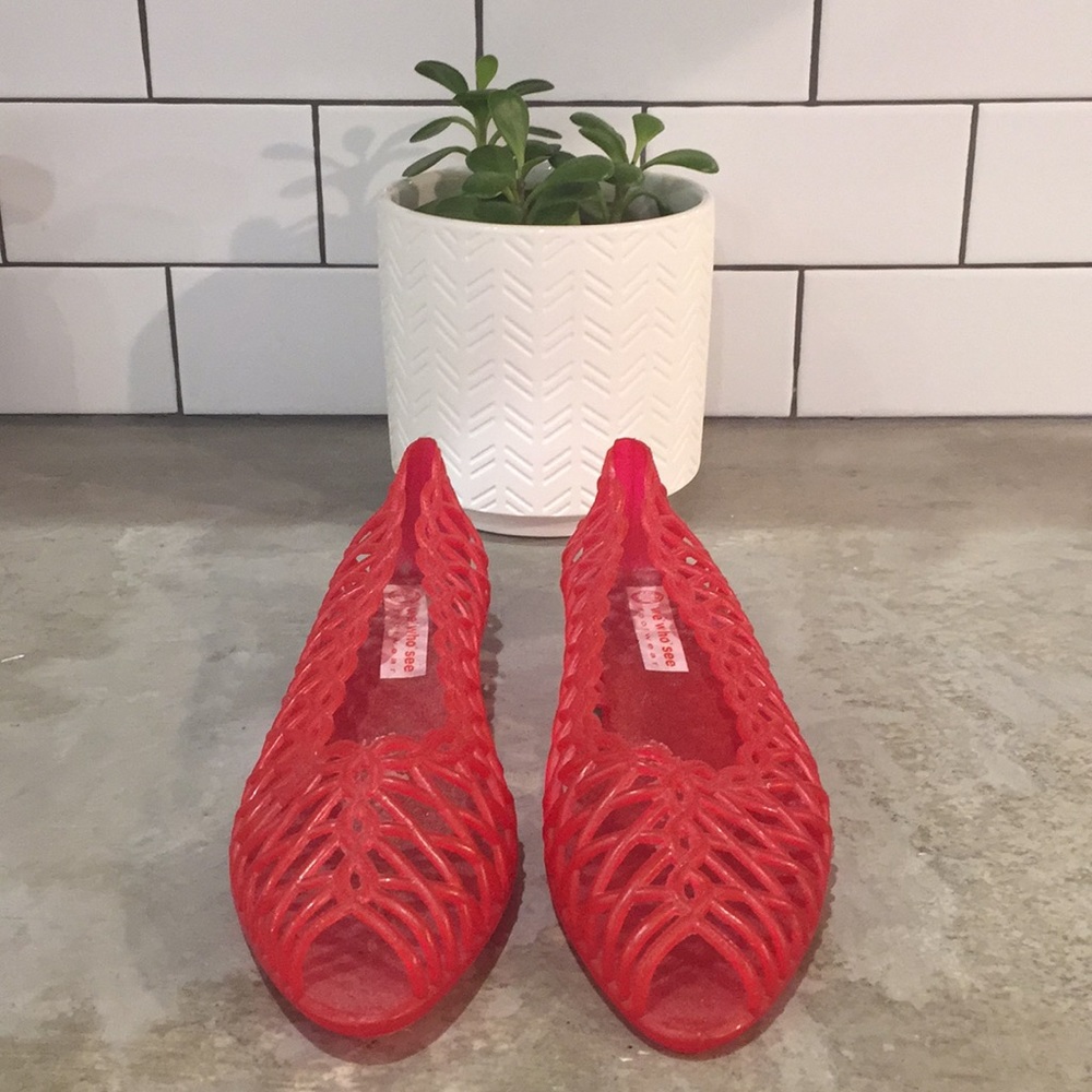Urban Outfitters We Who See red jellies size 8